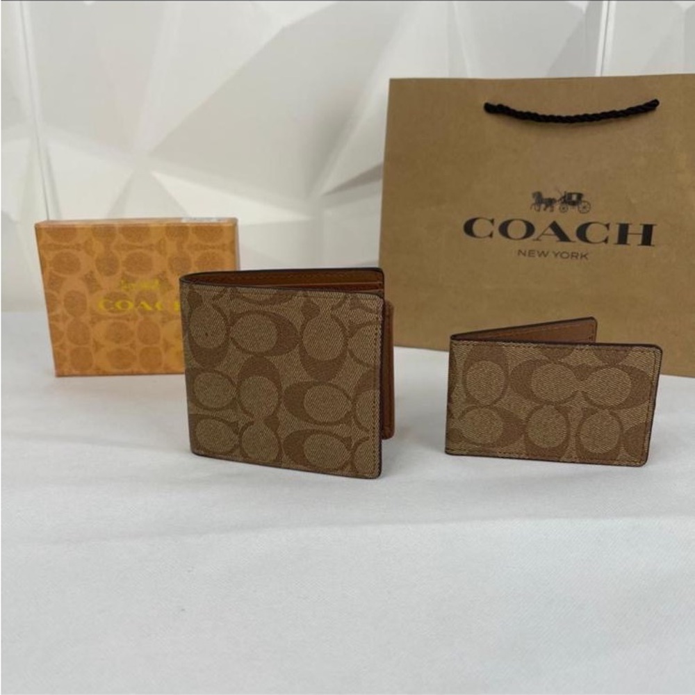Coach Men's Brown Wallet Set